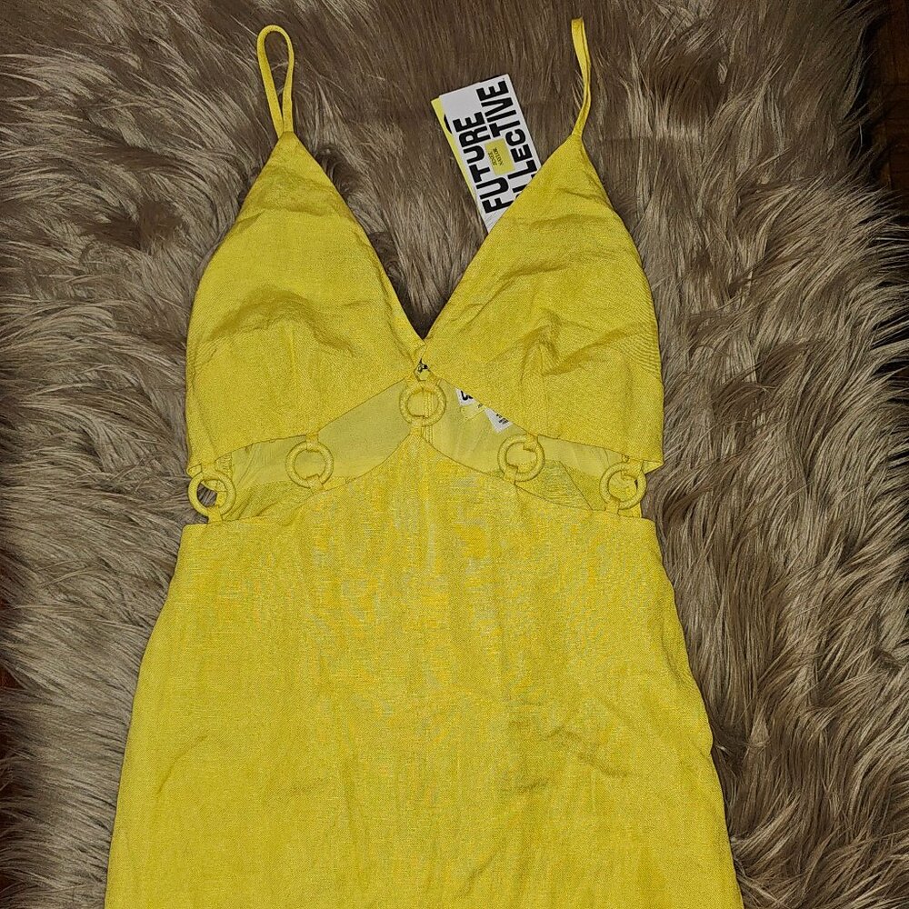 A VERY CUTE & SEXY SLEEVELESS LONG DRESS :)